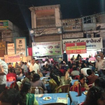 Midnight Hunger? Try Manek Chowk !